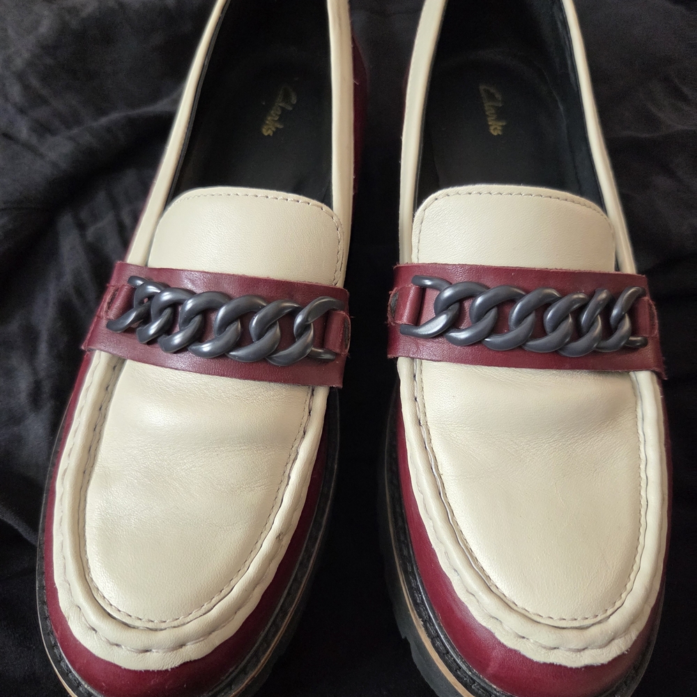 Clarks Women's Cream and Burgundy Lug Sole Loafers